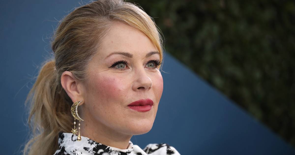 Actress Christina Applegate Suffers From MS: 'Tough ...