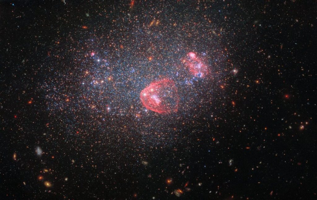 Hubble celebrates Christmas with this beautiful image of a galaxy that resembles a beautiful snow globe