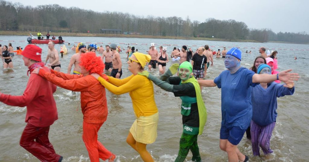 750 participants brave the bitter cold on Wase Polar Bear Dive: “The perfect preparation for a trip to Lapland” |  Sint-Niklaas