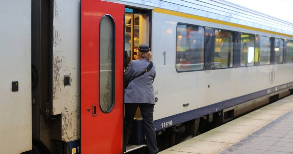 Hundreds of train passengers stranded for hours in Contich: 'We see this kind of problem often' |  Countish