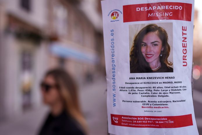 Poster of the missing American woman on a street in Madrid.