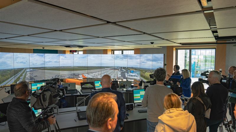 SKIES begins tests of digital traffic control • Pilot and aircraft