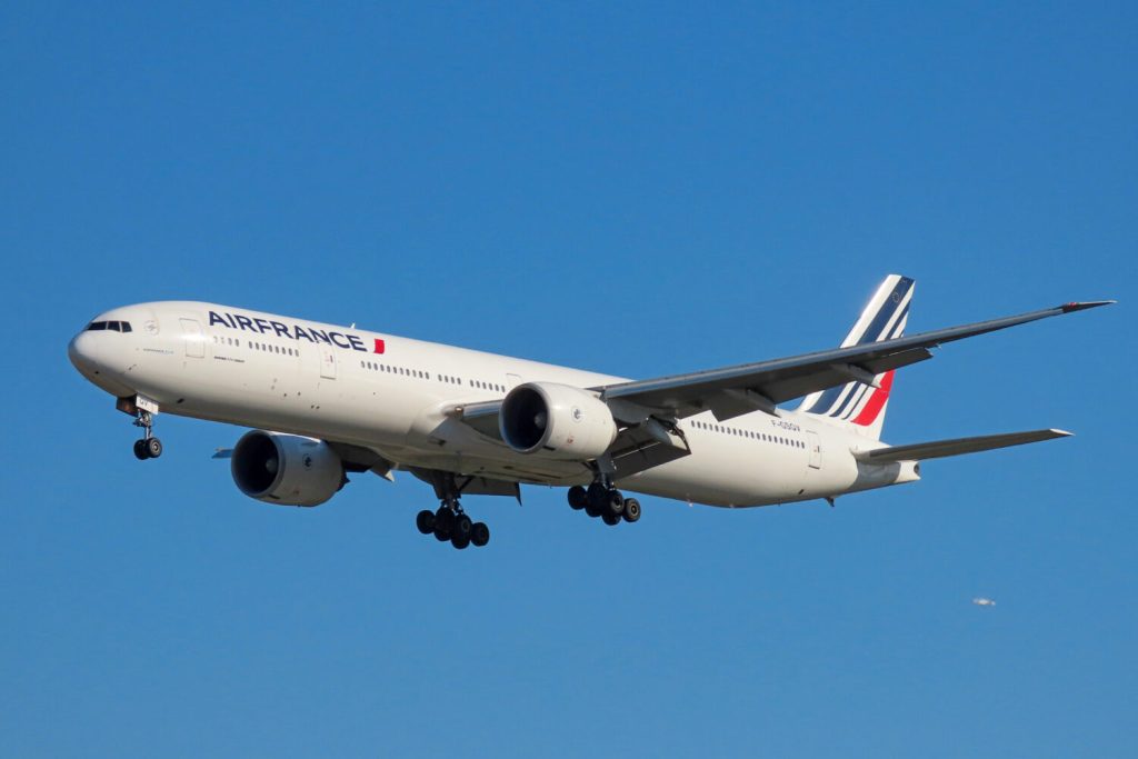 An Air France 777 flies for 3 hours at an altitude of 3 km