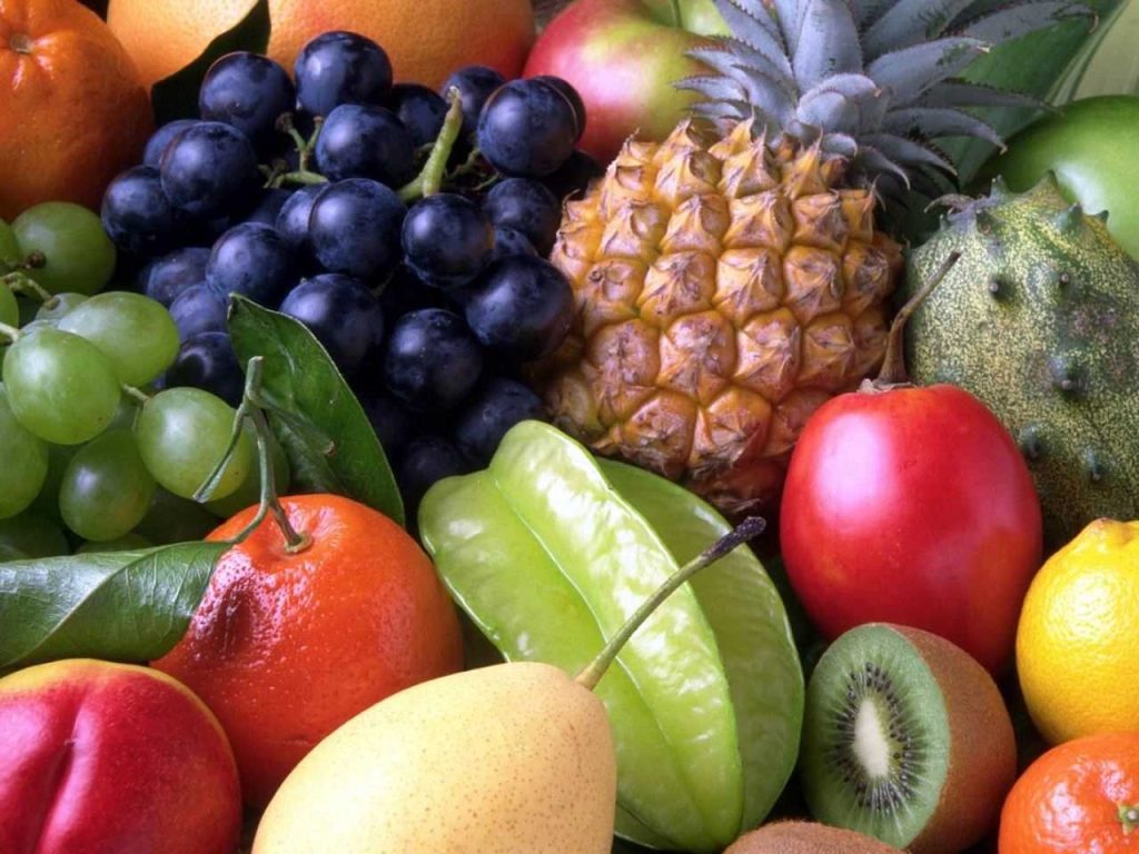 Stopping the ripening process and preventing spoilage: What fruit is best kept in the refrigerator?