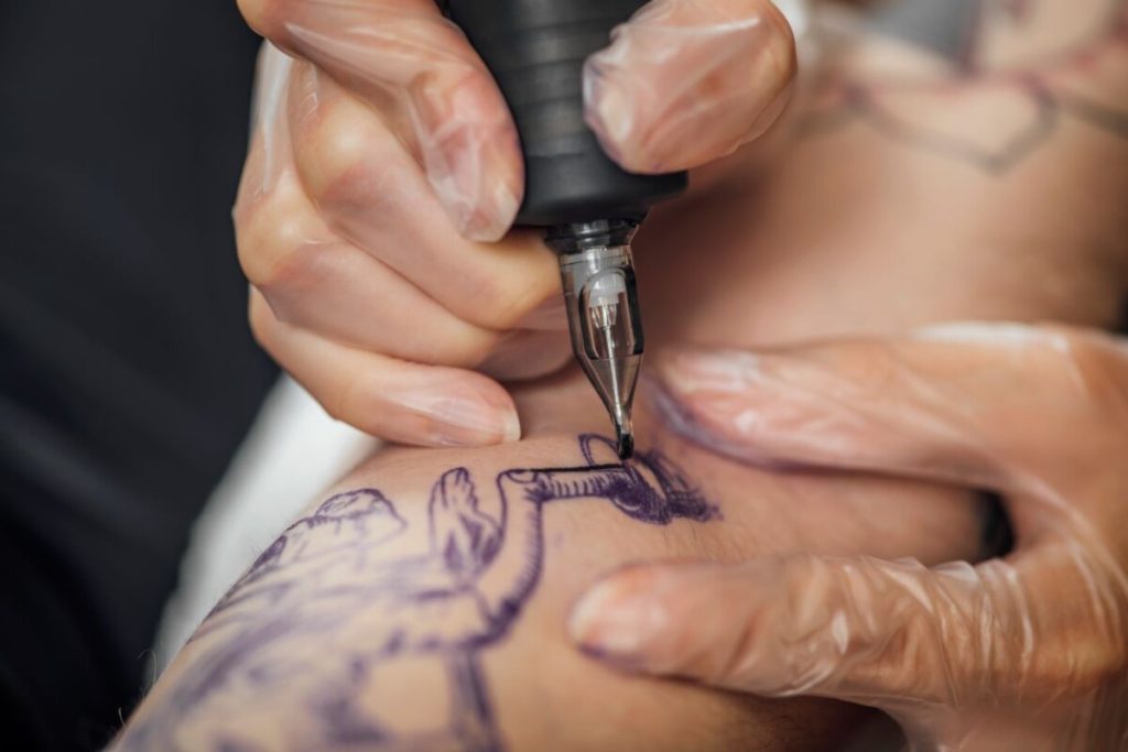 The Ministry of Health warns of the increased risk of cancer due to tattoos – Dagblad Suriname