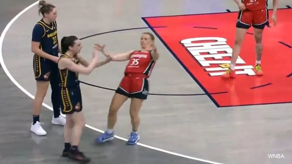 Caitlin Clarke’s match reaches its climax: Julie Vanloo is sent off in frustration over near defeat