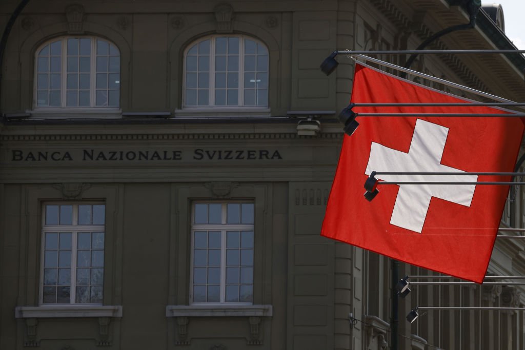 Switzerland takes steps towards a cashless society